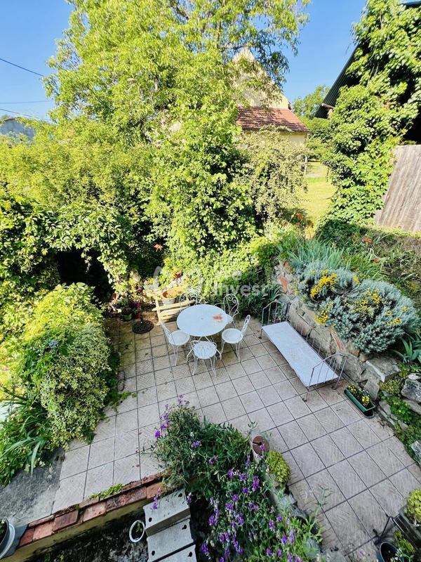 Maison - 243 m² - 8 pièces