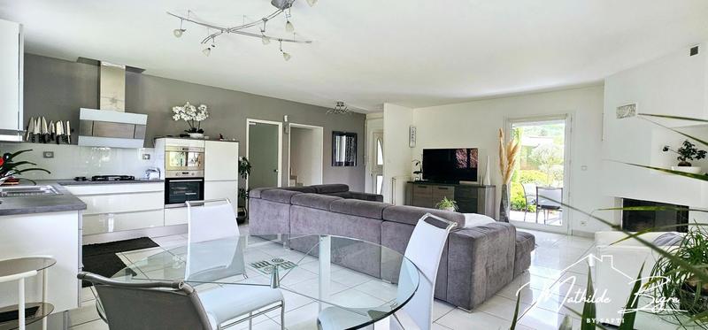 Maison - 166 m² - 6 pièces