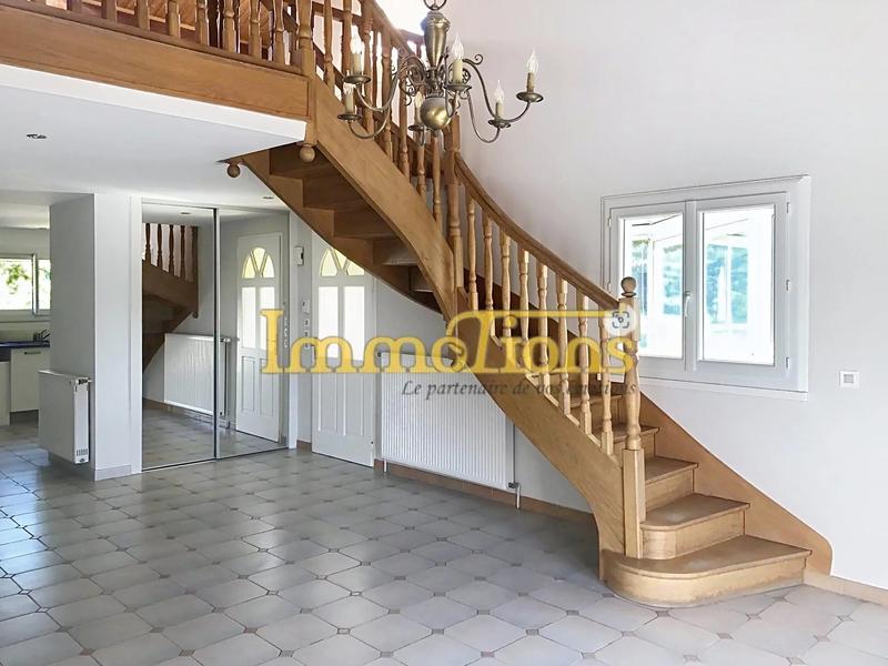 Maison - 205 m² - 7 pièces