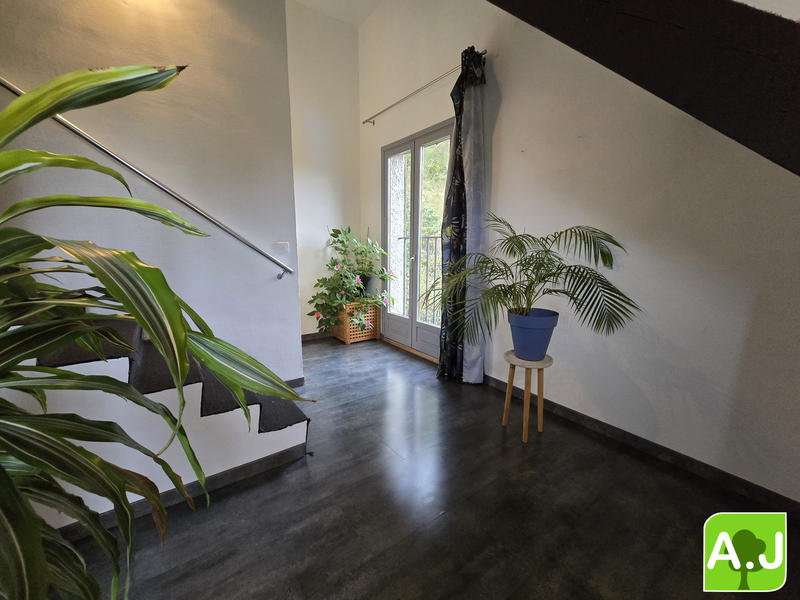 Maison traditionnelle - 178 m² - 8 pièces