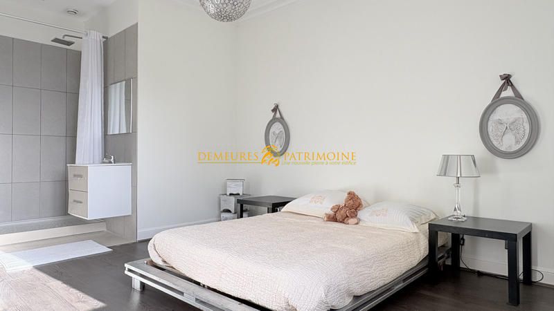 Maison - 246 m² - 6 pièces