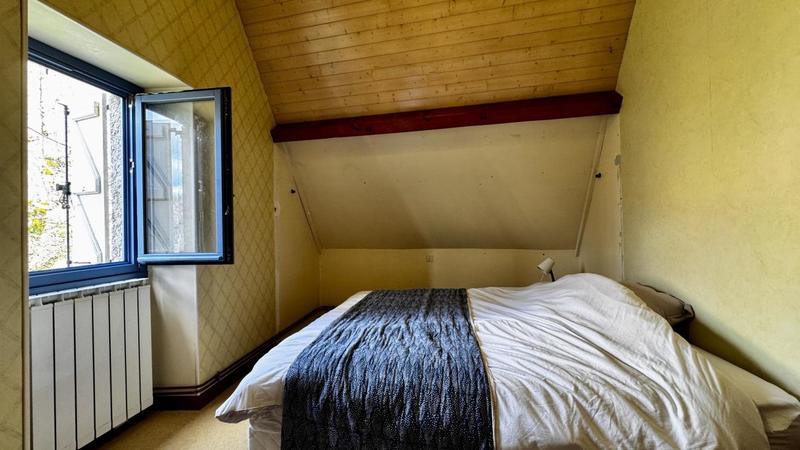 Maison - 220 m² - 9 pièces