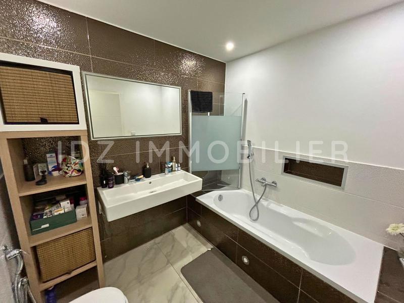 Appartement - 101 m² - 5 pièces