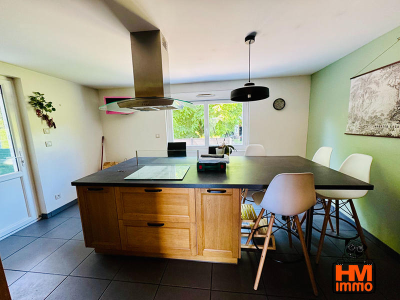 Maison - 165 m² - 9 pièces