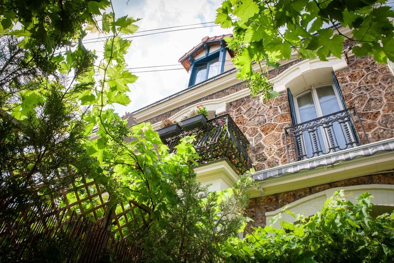 Maison - 180 m² - 9 pièces