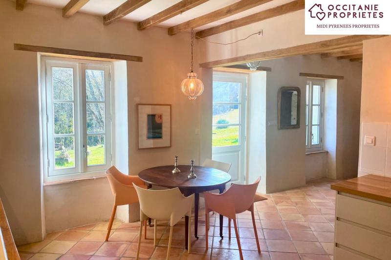 Propriété - 253 m² - 5 pièces