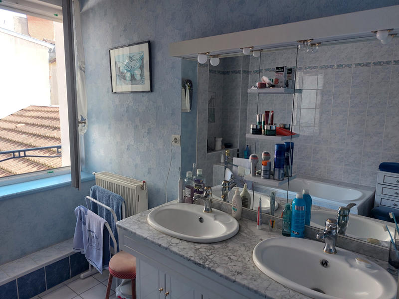 Maison - 238 m² - 8 pièces