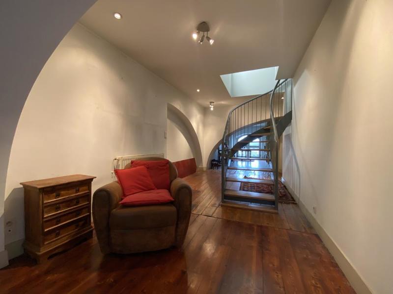 Appartement - 202 m² - 8 pièces