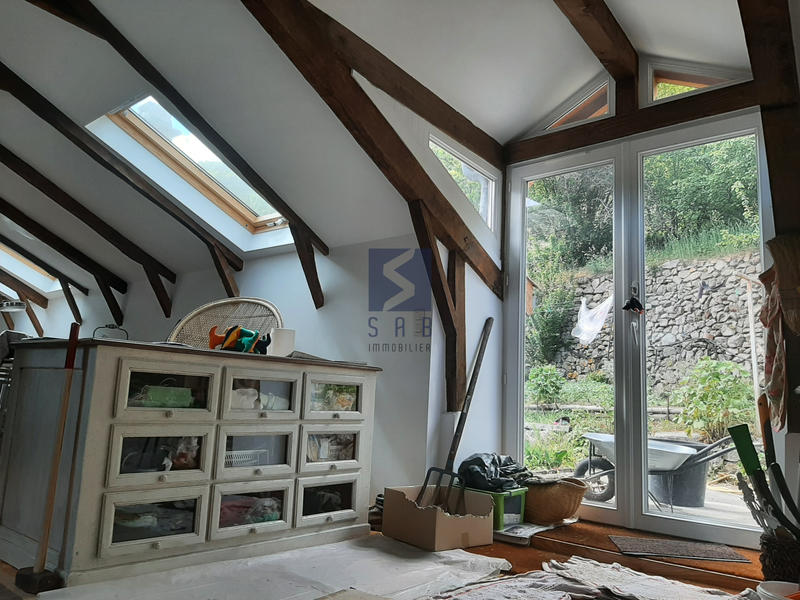 Maison - 213 m² - 8 pièces