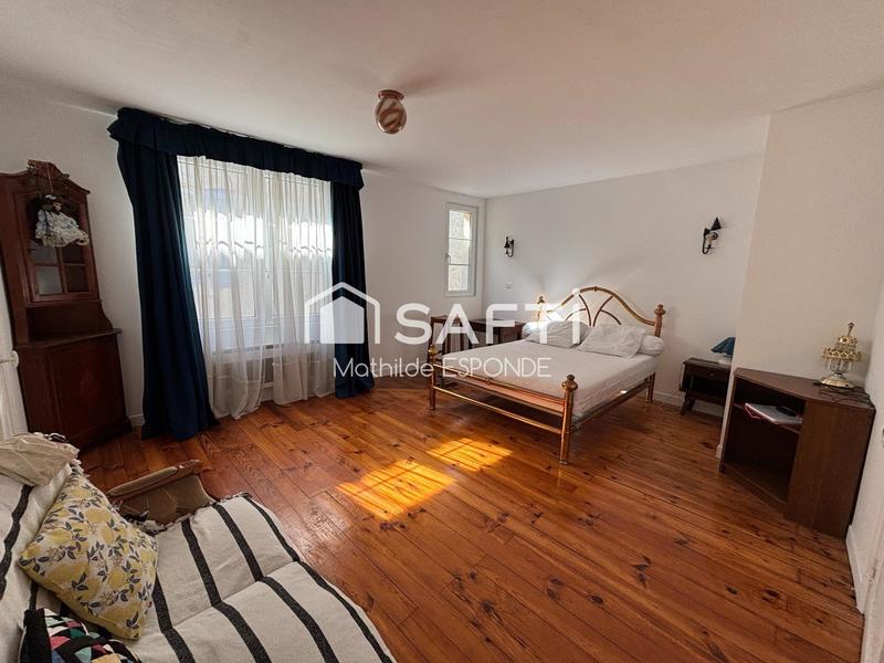 Maison - 255 m² - 7 pièces