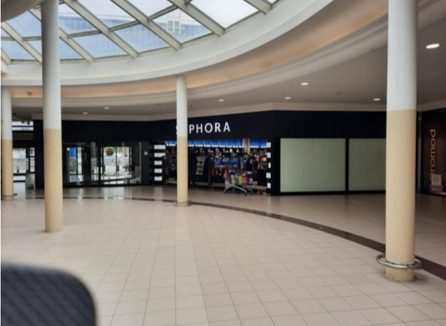 Local commercial - 697 m²