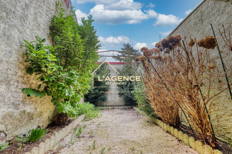 Maison - 290 m² - 8 pièces