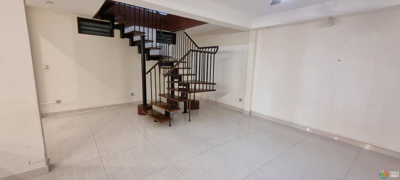 Bureau - 300 m² - 9 pièces