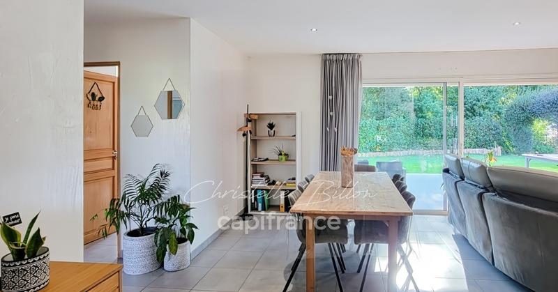 Maison - 161 m² - 7 pièces