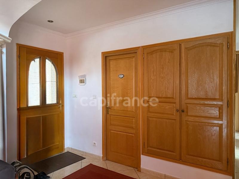 Maison - 187 m² - 6 pièces