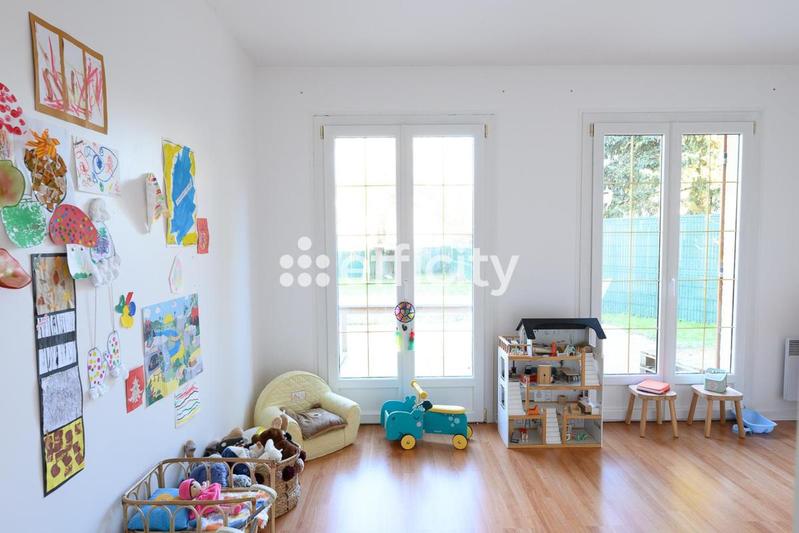 Maison - 151 m² - 7 pièces