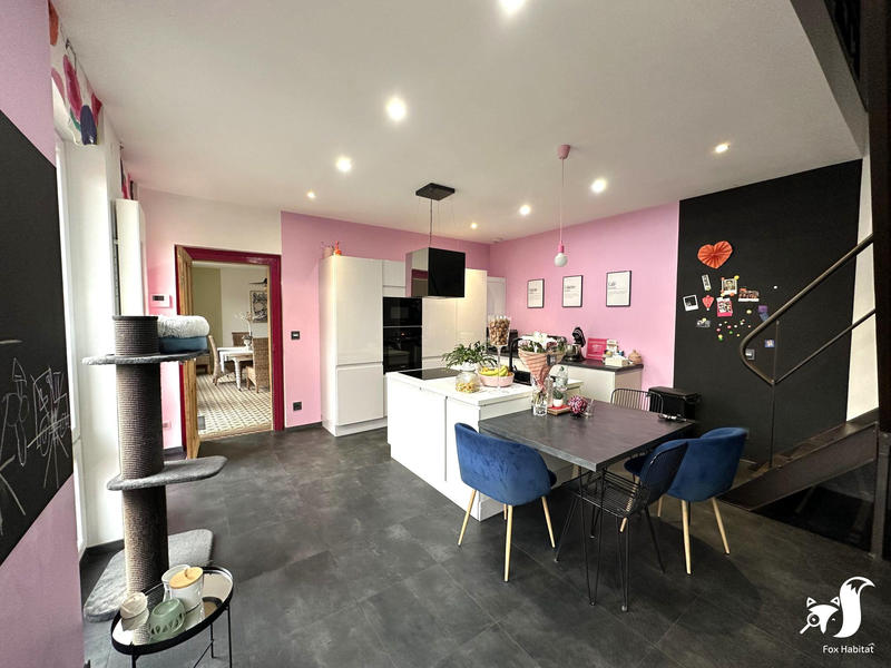 Maison - 226 m² - 8 pièces