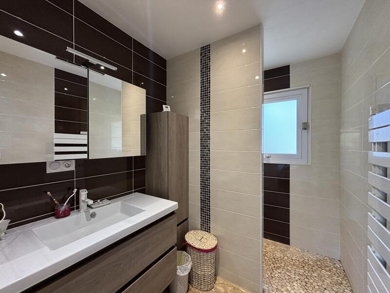 Maison - 141 m² - 6 pièces