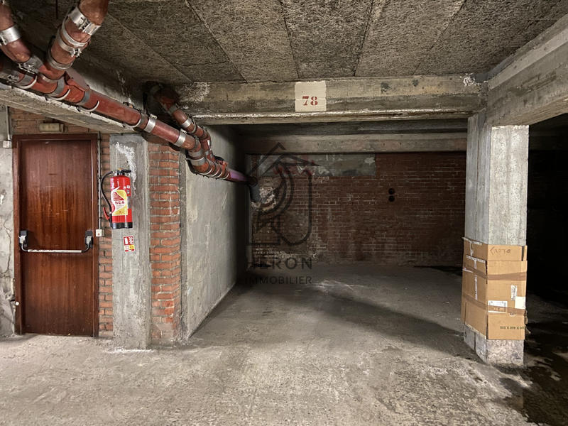 Parking / Garage - 14 m²