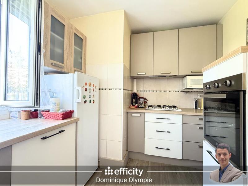 Appartement - 80 m² - 5 pièces