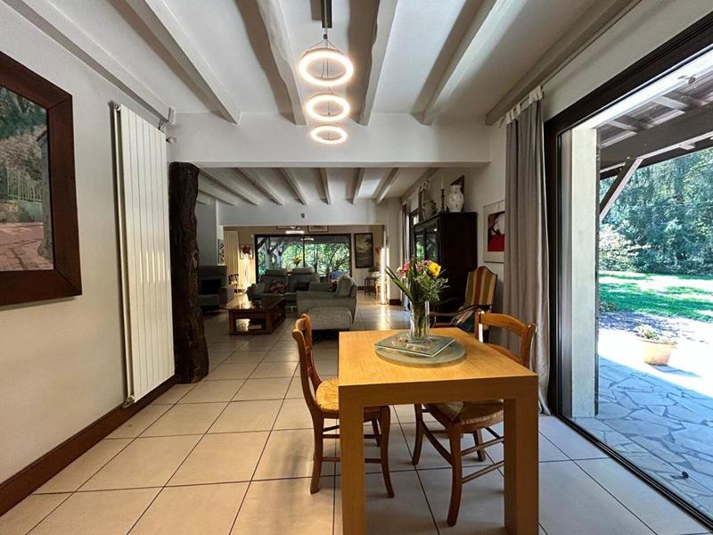 Maison - 208 m² - 6 pièces