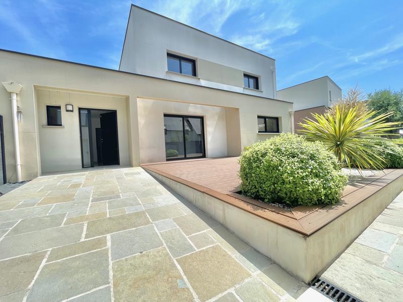 Maison contemporaine - 140 m² - 6 pièces