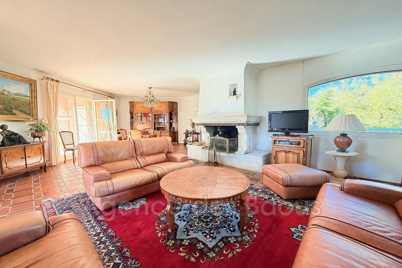 Maison - 204 m² - 6 pièces