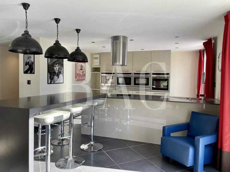 Villa - 430 m² - 12 pièces