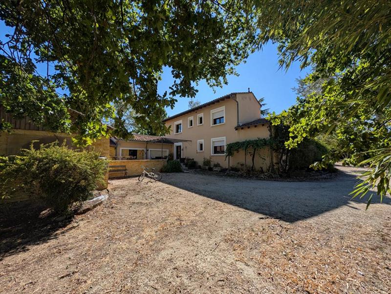 Maison - 231 m² - 5 pièces