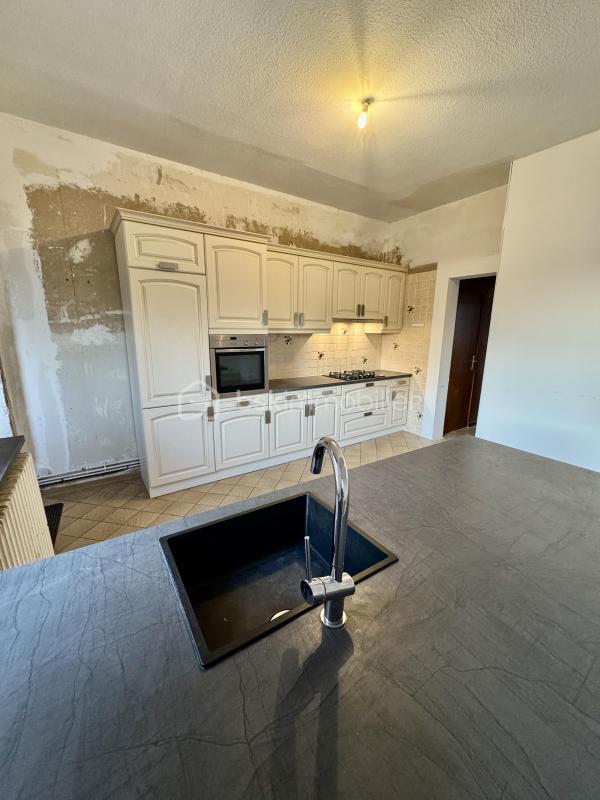 Maison jumelée - 106 m² - 5 pièces