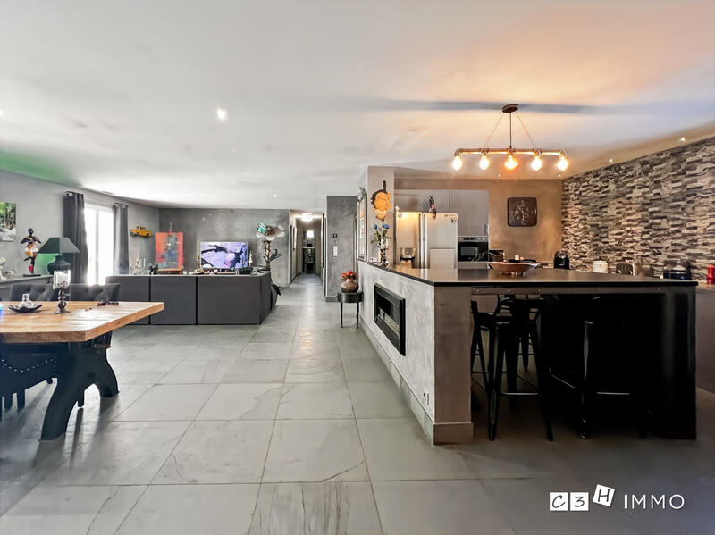 Maison - 145 m² - 5 pièces