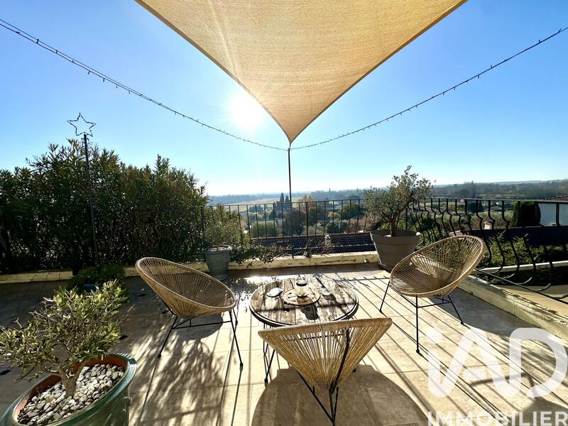 Maison - 185 m² - 5 pièces