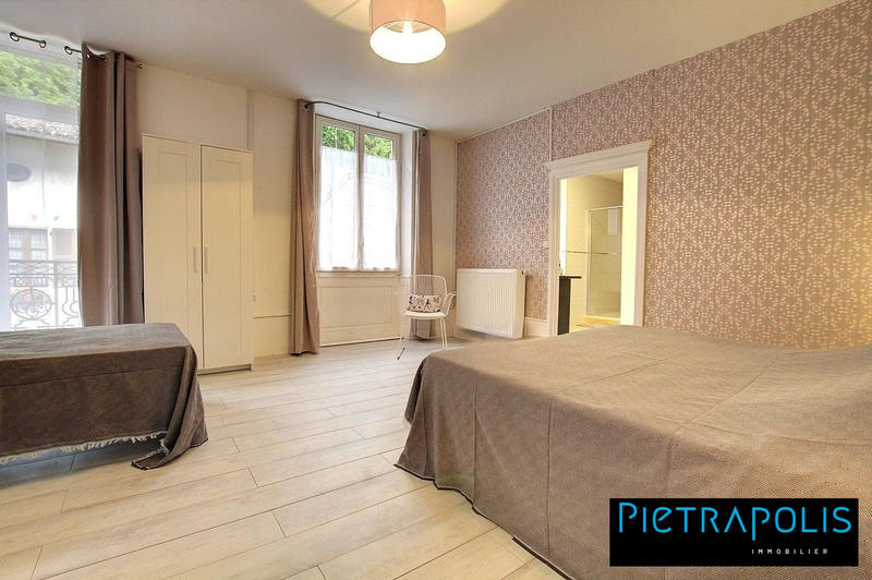 Maison ancienne - 405 m² - 12 pièces