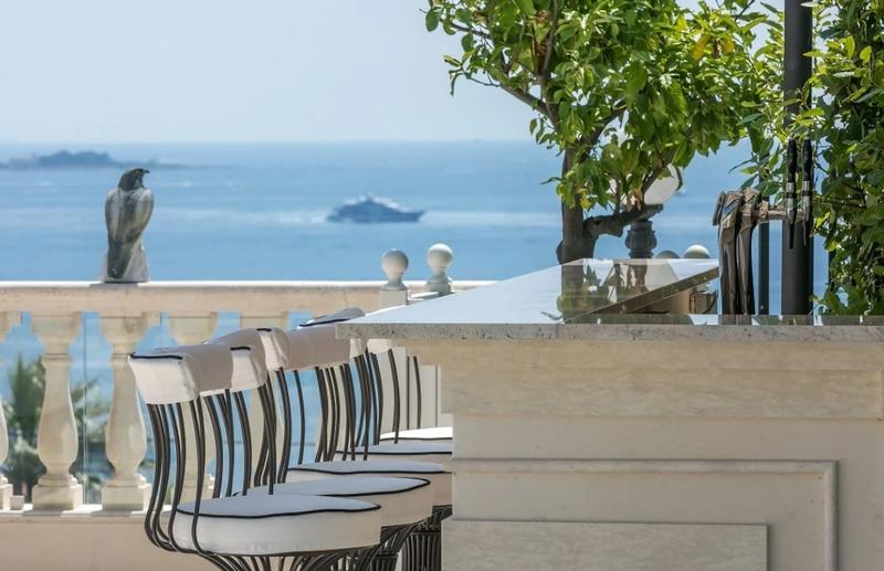 Villa - 1 000 m² - 18 pièces