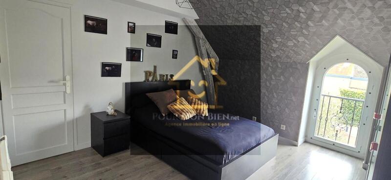 Maison - 240 m² - 7 pièces