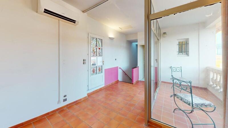 Maison traditionnelle - 139 m² - 8 pièces