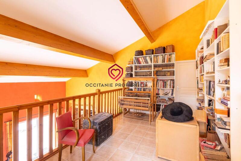 Maison - 275 m² - 10 pièces