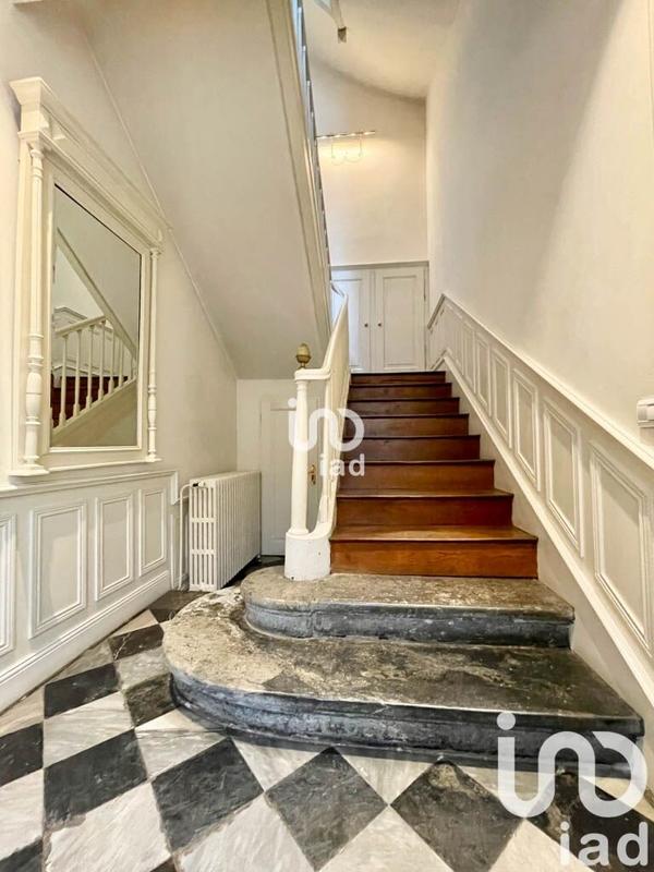 Maison - 527 m² - 5 pièces