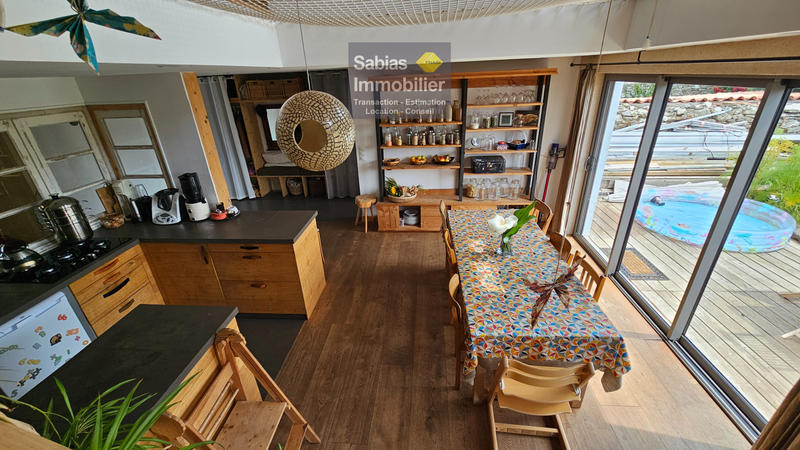 Maison - 198 m² - 11 pièces