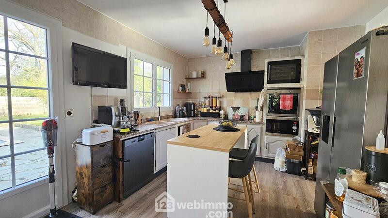 Maison - 211 m² - 8 pièces