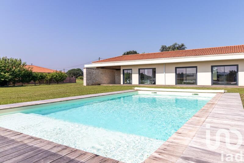 Maison - 232 m² - 5 pièces