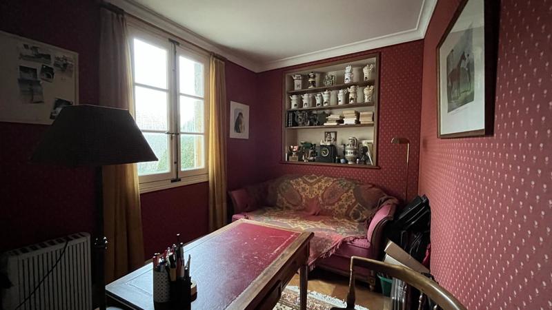 Maison - 240 m² - 8 pièces