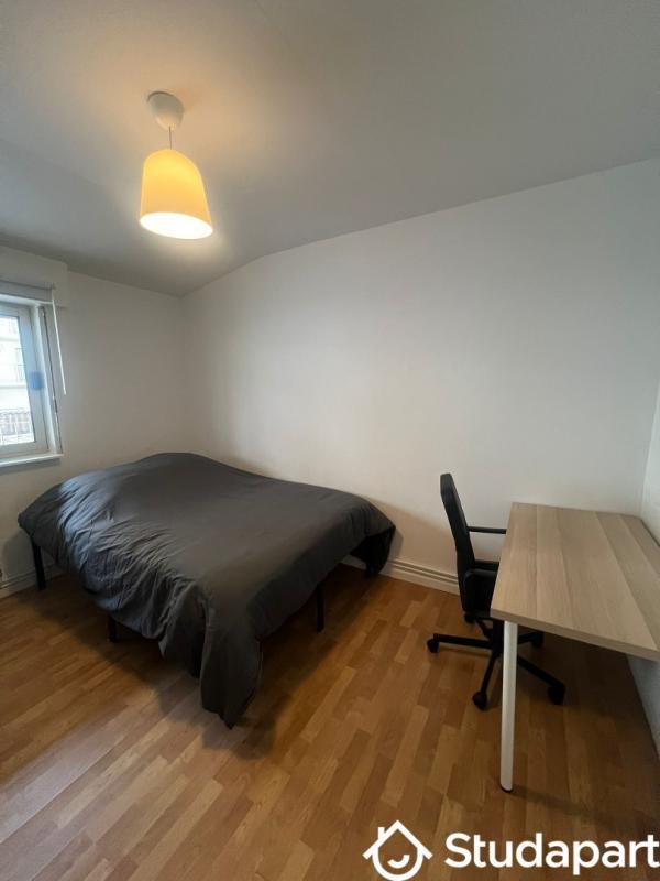 Chambre - 10 m² - 1 pièce