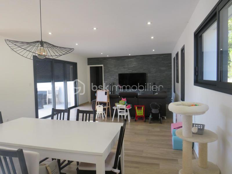 Maison - 135 m² - 4 pièces