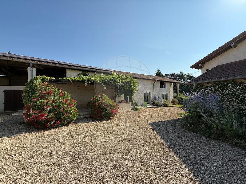 Maison - 270 m² - 7 pièces