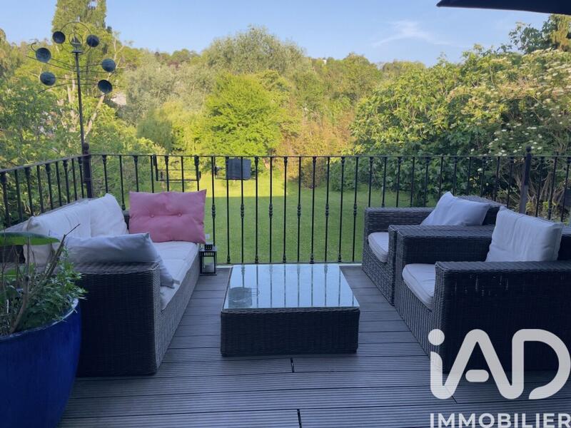 Maison - 266 m² - 10 pièces