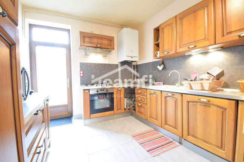 Maison - 247 m² - 9 pièces