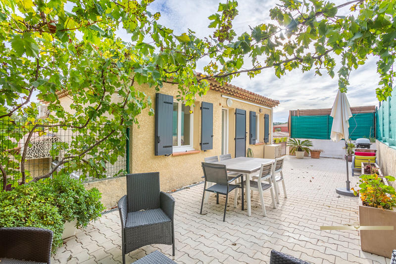 Maison - 180 m² - 7 pièces