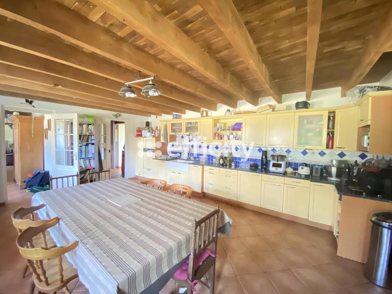 Maison - 395 m² - 13 pièces