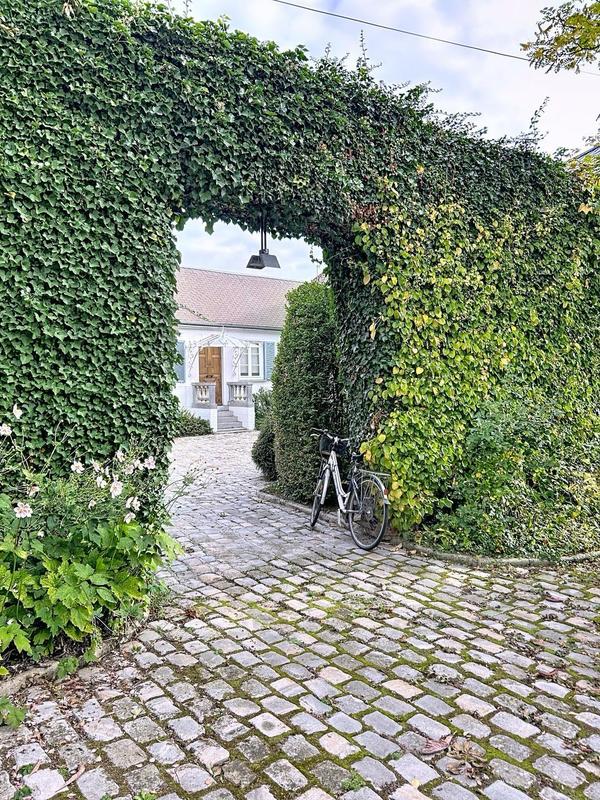 Maison - 340 m² - 10 pièces